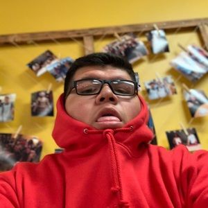 Meet your Posher, Emmanuel